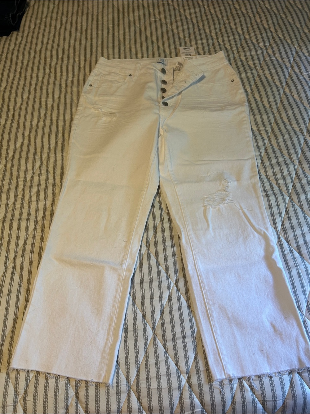 Time and Tru White Straight Leg Jeans - Picture 6 of 7